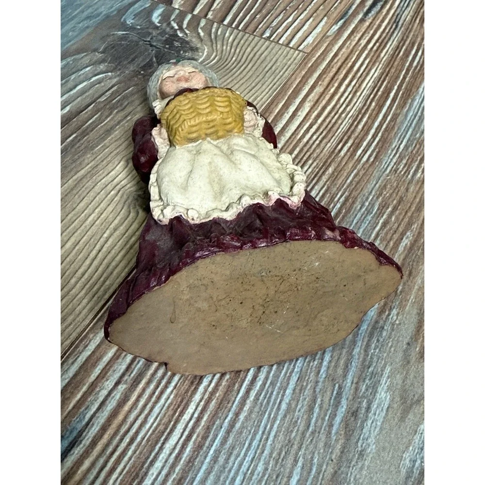 Vintage Mrs. Claus Figure 5